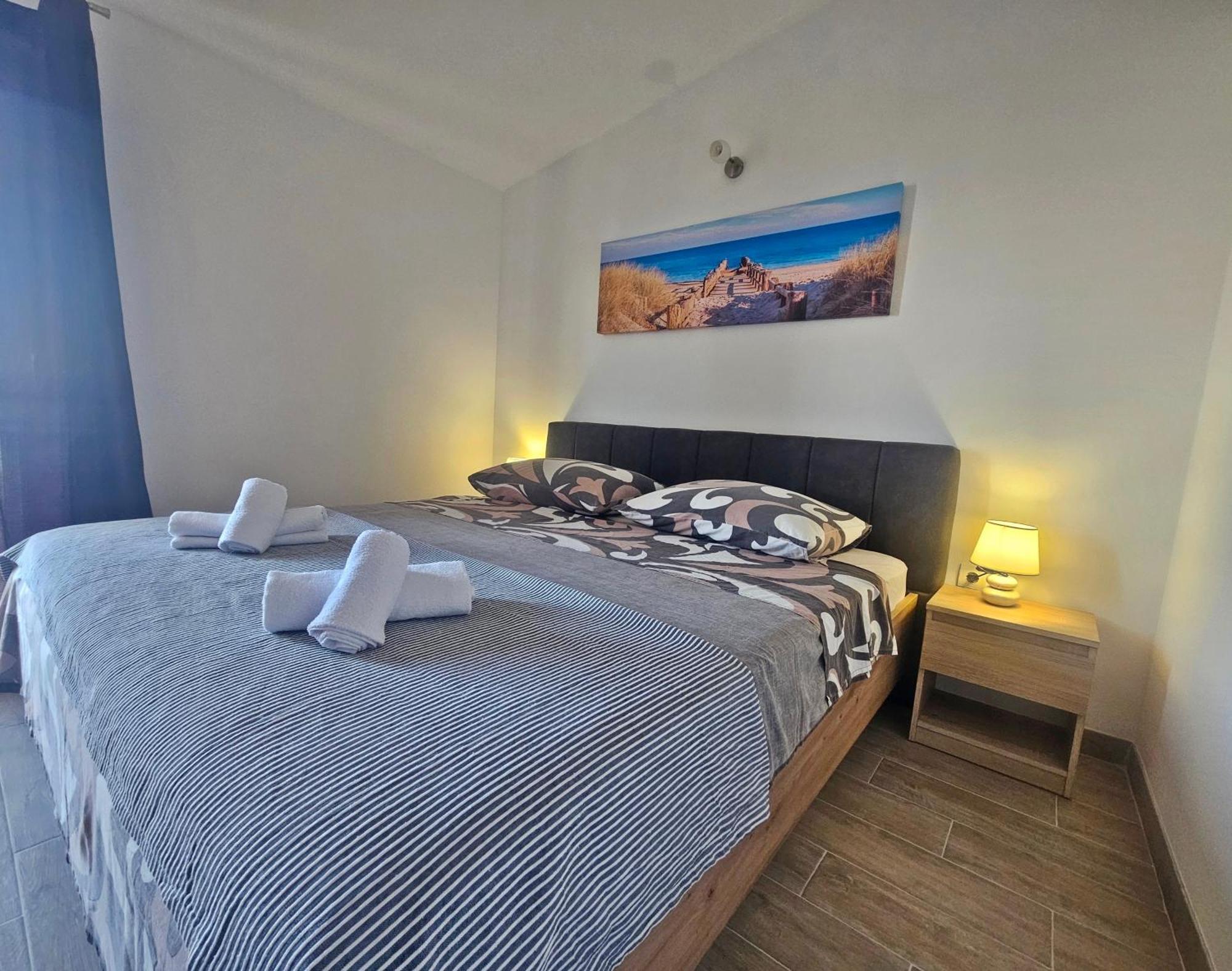 Apartments Andrea Подстрана Экстерьер фото
